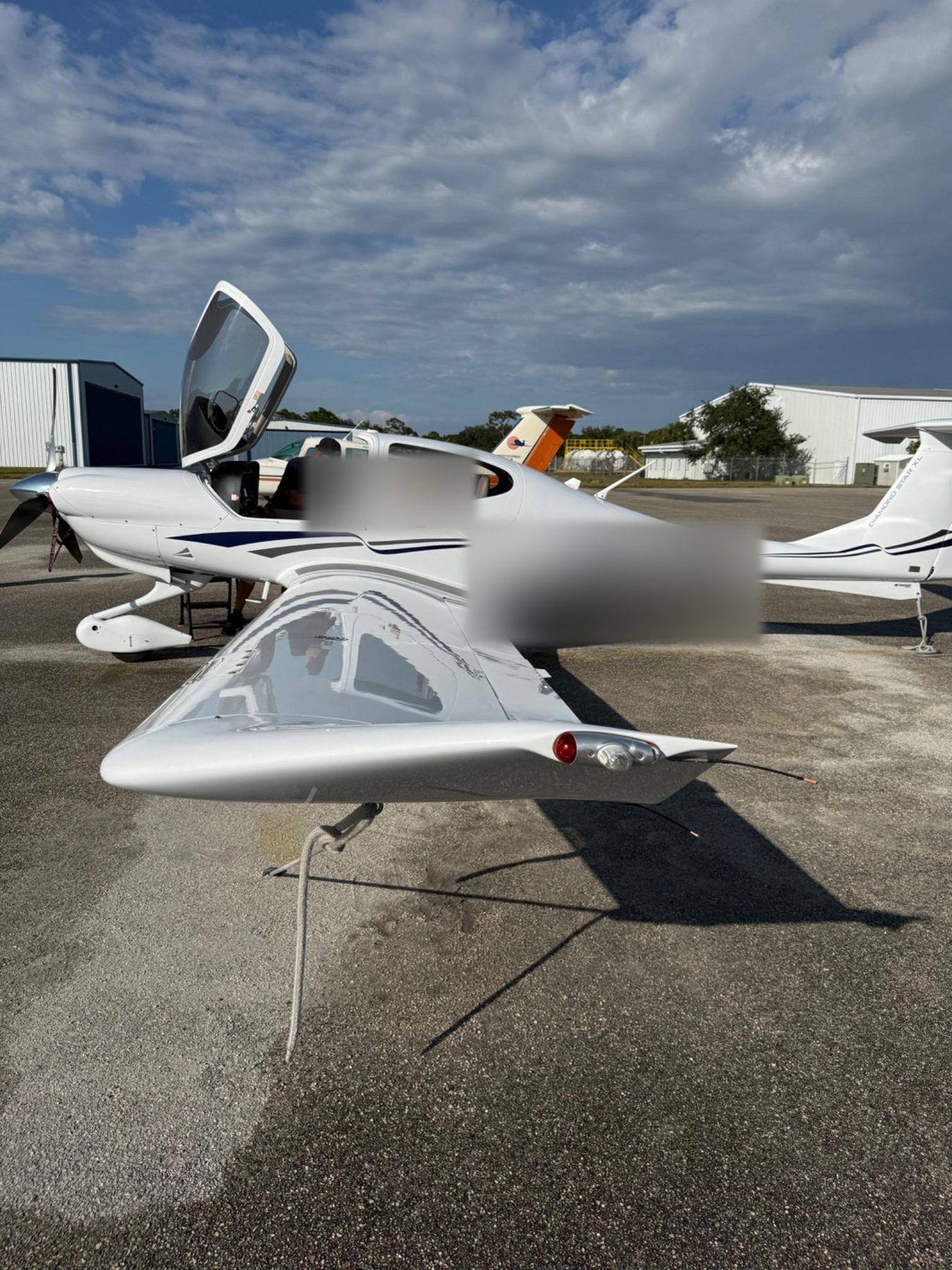 Diamond twin-engine aircraft, nose detail